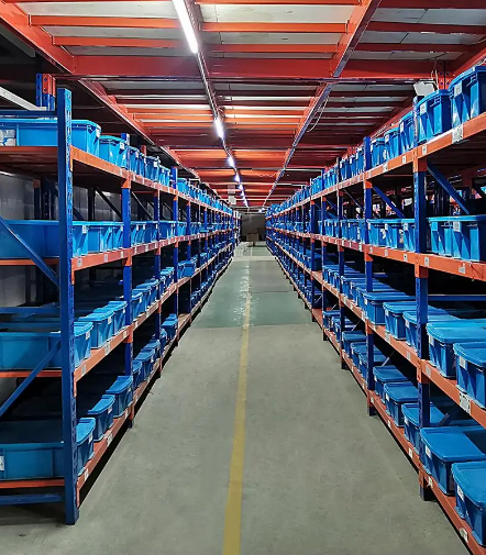 五金倉(cāng)庫(kù)